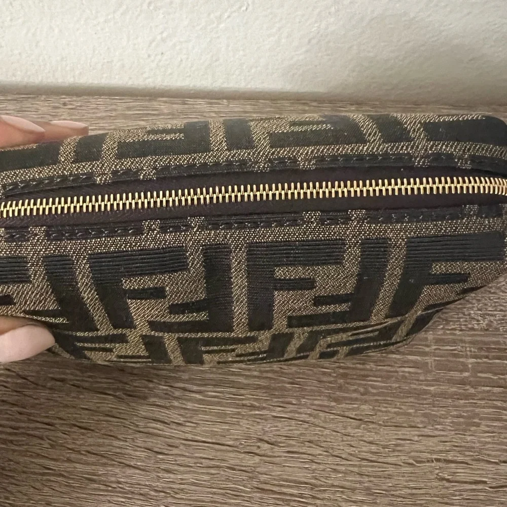 Fendi  cosmo pouch